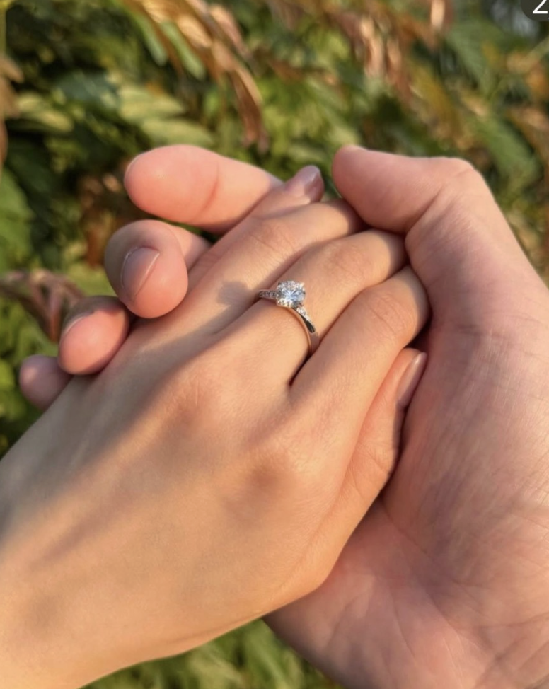 江华大儿子陈耀淙预告将办婚礼 晒与未婚妻浪漫婚纱照:准备好步入婚姻配图