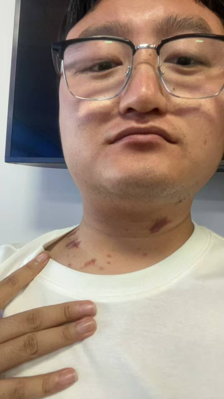 热议｜炸裂💥大学生和宿管阿姨谈恋爱 猎奇这一块🌚配图 6