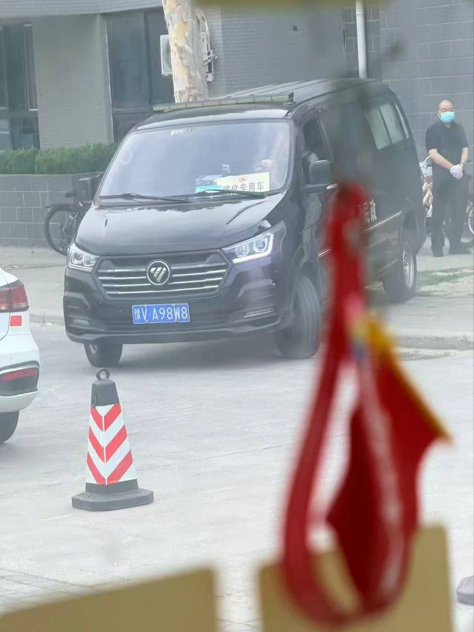 热议｜网传 龙子湖校区，女生宿舍互砍引发讨论，时间线与后续进展梳理配图 3