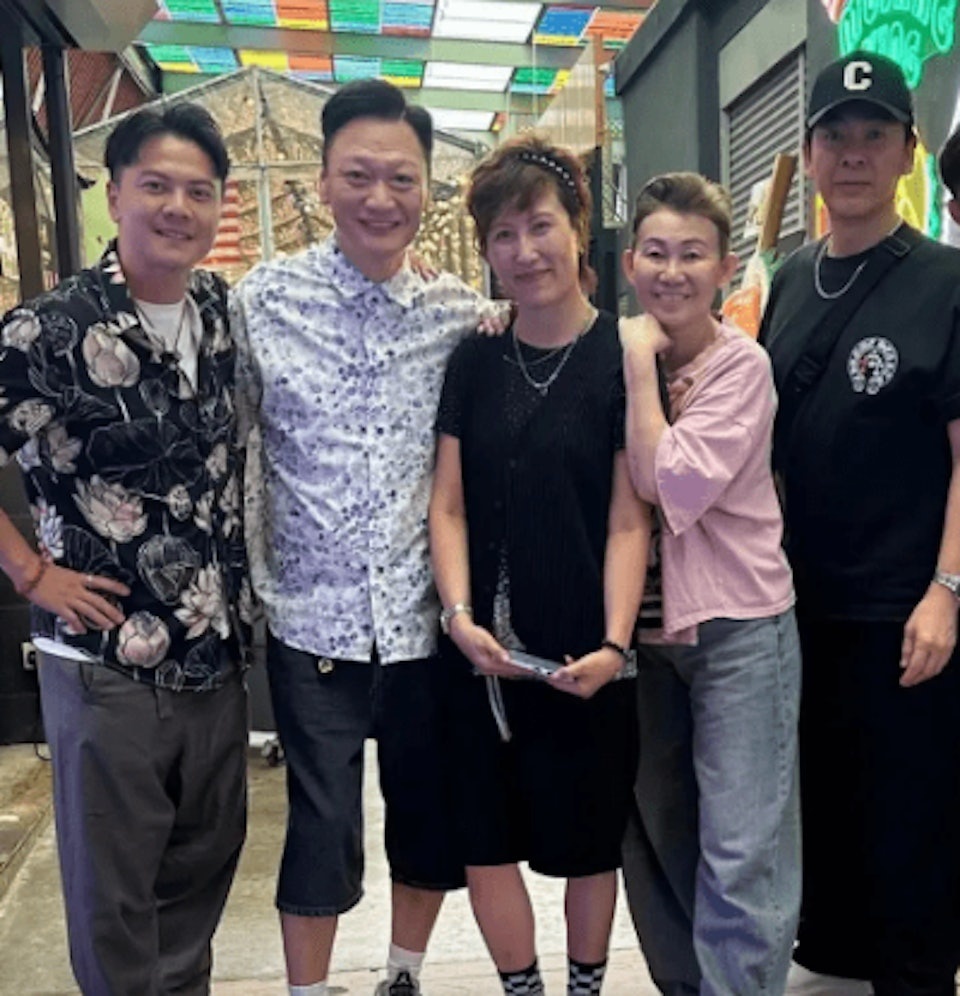 秘婚后首同框 陶大宇与爱妻甜蜜放闪配图