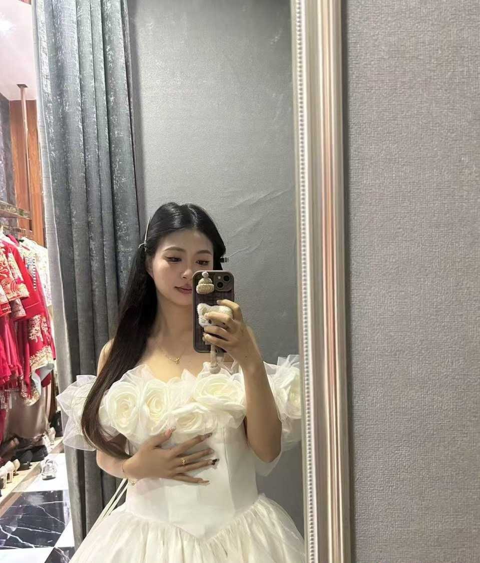 热议|昆明准新娘 邓相宜 婚前夜出轨偷情配图 1