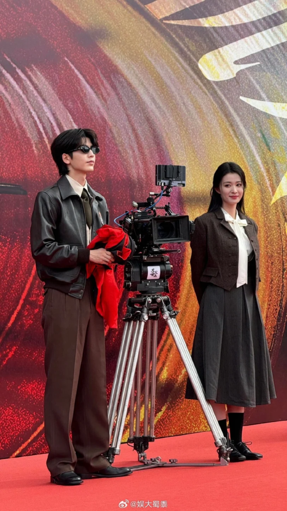 “两人眼里有星星” 张凌赫王楚然被爆假戏真做配图