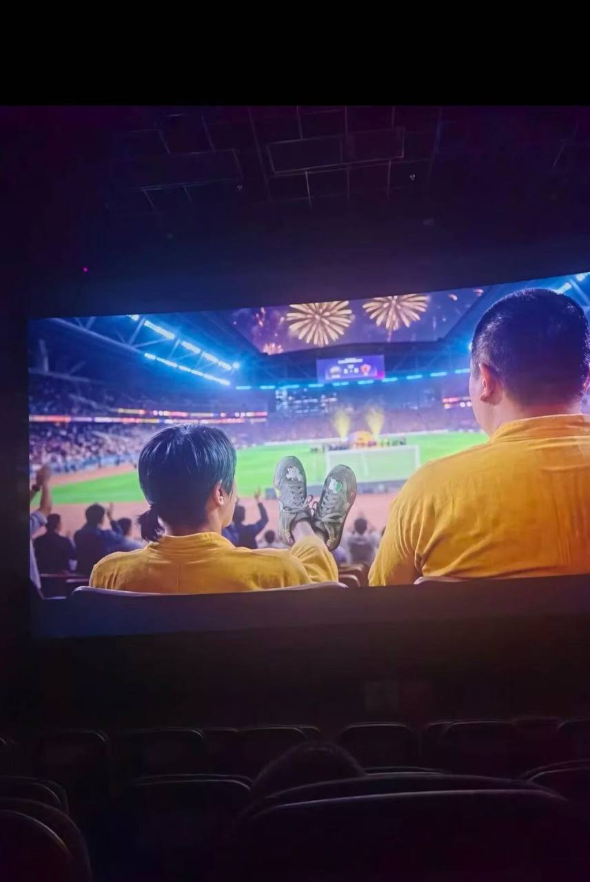 热议|7月11日,周星驰导演作品《功夫女足》上映首日票房破亿,打破3项影史配图 1