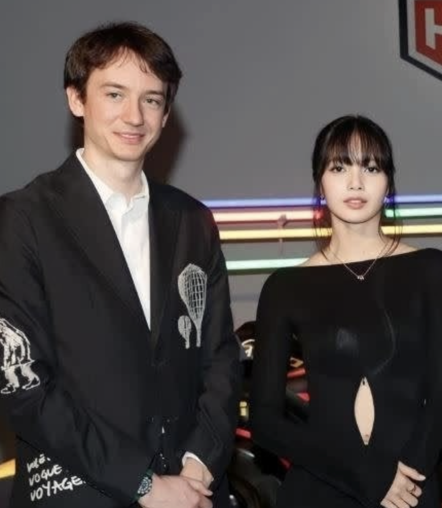 传情断LVMH三公子后 Lisa疑带新欢见家长配图