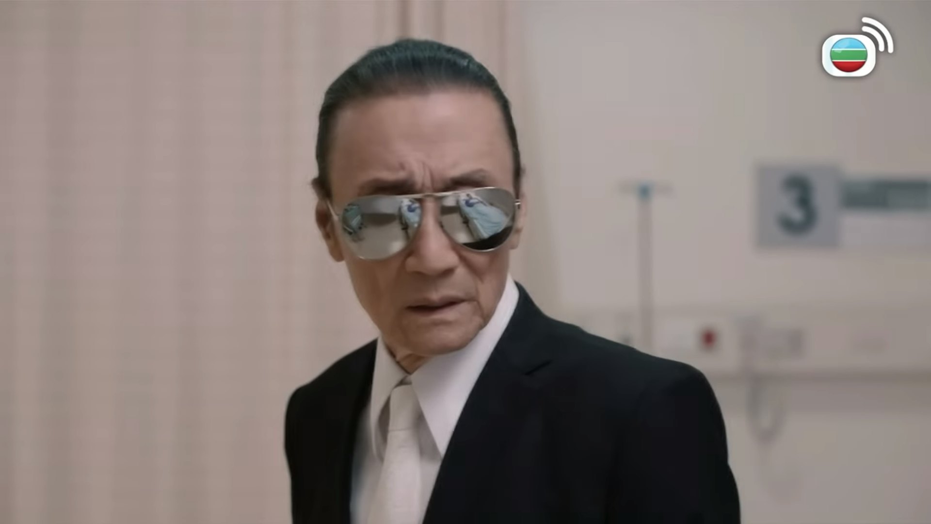 【谢贤离世】拍剧42年留下经典无数 《千王之王》助TVB重夺收视王座配图