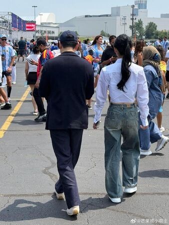 林俊杰携女友七七现身世界杯决赛 小俩口挽手互动超甜配图