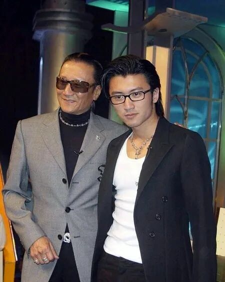 【谢贤离世】昏迷入ICU抢救靠意志等儿子 谢霆锋赶及见父最后一面配图