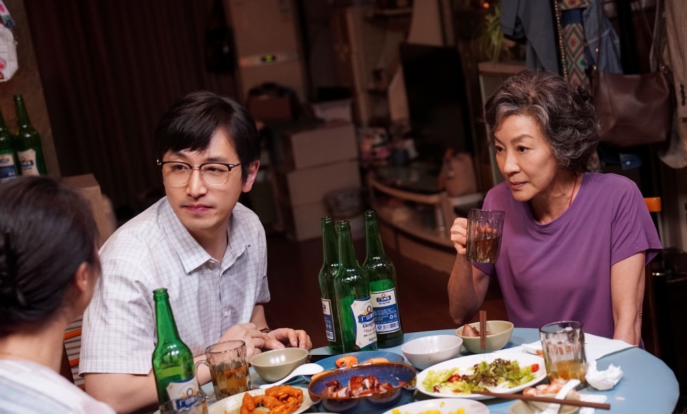 杨紫琼《魔方小姐》回归华语影坛 苦练魔方2年笑言“像拍动作片一样累”配图