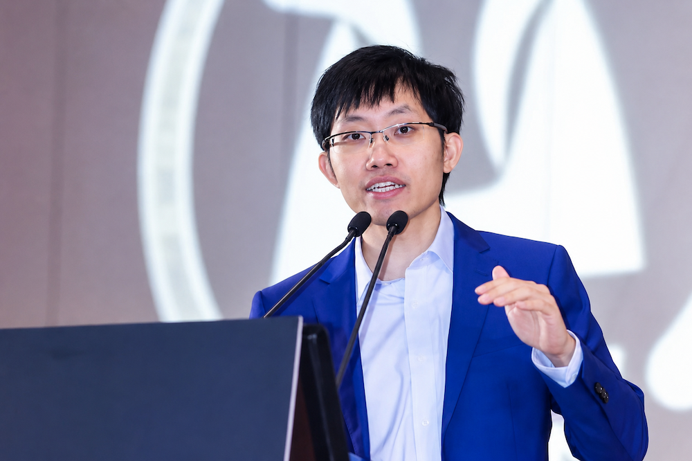 梁文锋言论外泄 传DeepSeek第二轮融资暂停配图