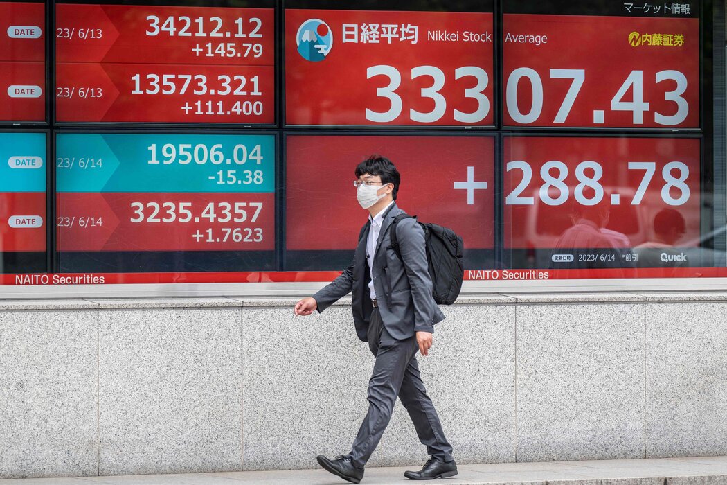 亚股全日大幅下挫 市场对AI前景担忧升温配图