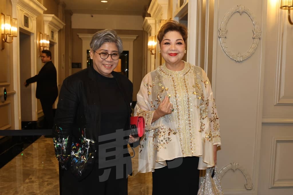 杨明“升级”马来西亚女婿 庄思明坚持马来西亚完婚：想一家人齐齐整整配图