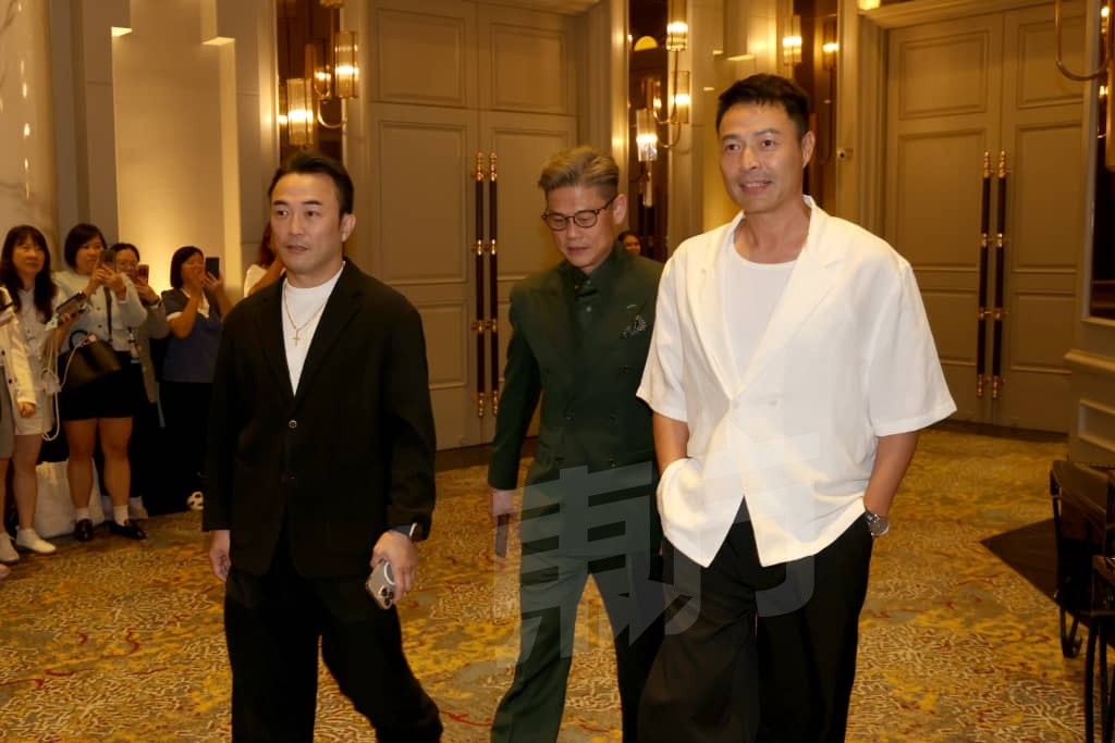 杨明“升级”马来西亚女婿 庄思明坚持马来西亚完婚：想一家人齐齐整整配图