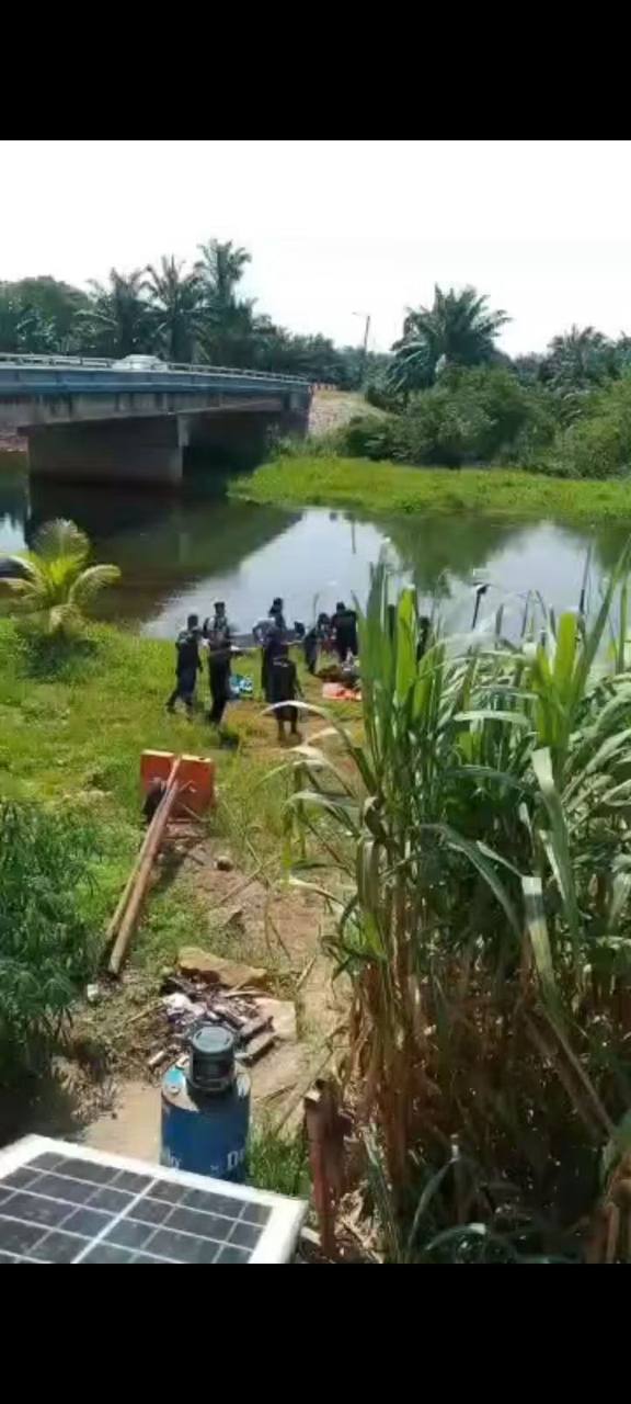 热议|马来西亚🇲🇾柔佛州副总警长何泉发副总监发文告证实于峇株巴辖Parit配图