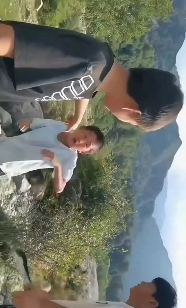 热议|甘肃临夏霸凌事件:男孩遭两人持续殴打辱骂 附制裁视频配图 2