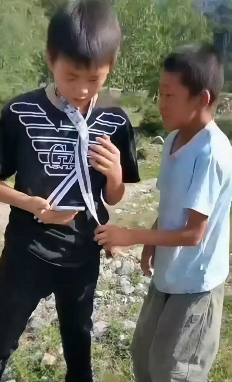 热议|甘肃临夏霸凌事件:男孩遭两人持续殴打辱骂 附制裁视频配图