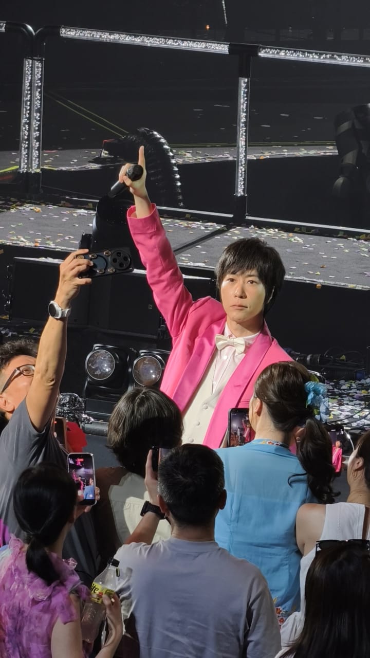 《F✦FOREVER恒星之城》马来西亚场 吴建豪生日成团宠 仔仔弹唱险凸槌 言承旭加唱《童话》宠粉配图
