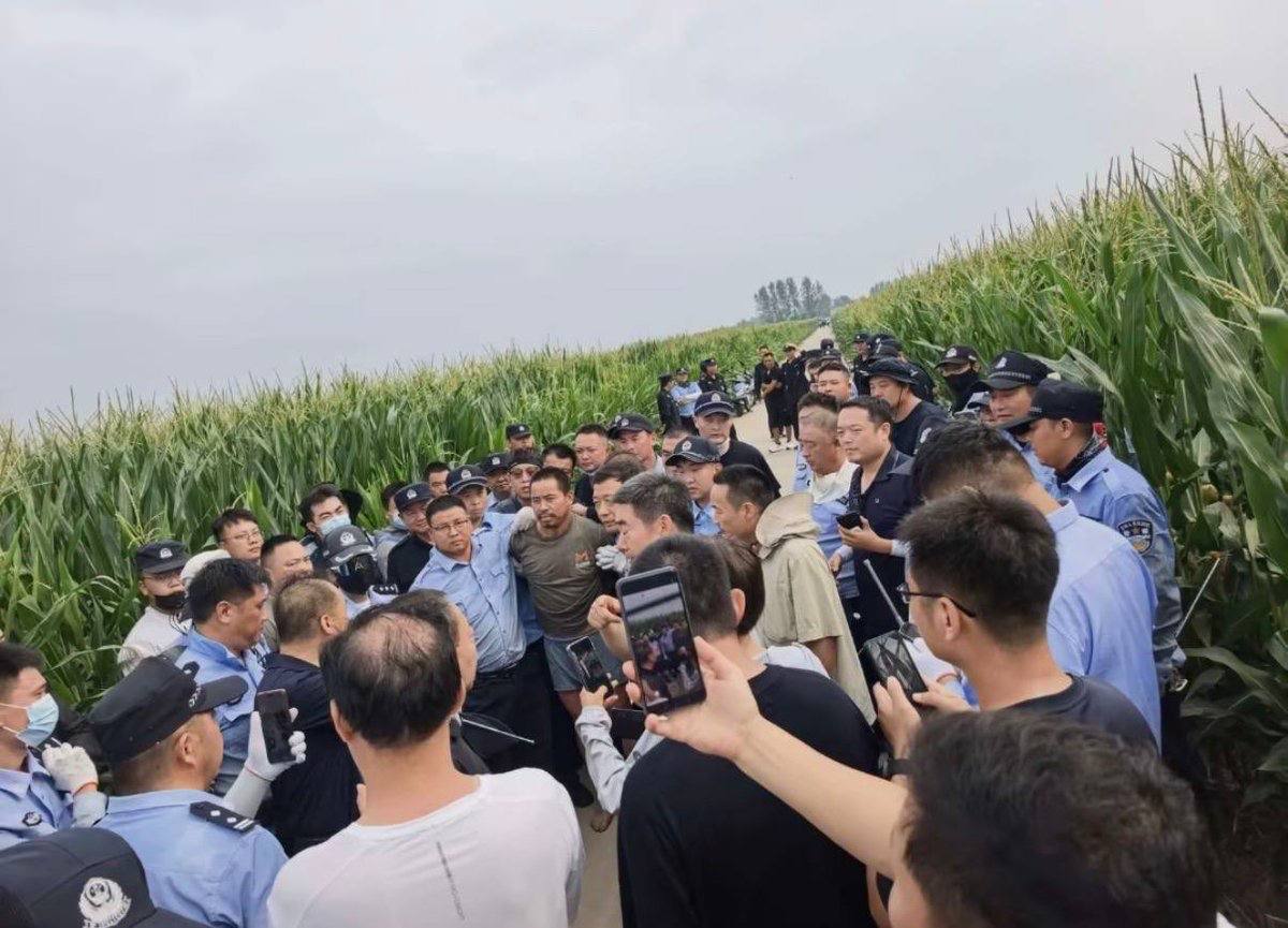 热议|8月8日,河南西平重大刑案嫌疑人被抓获。网传地点在漯河市源汇区半坡朱配图
