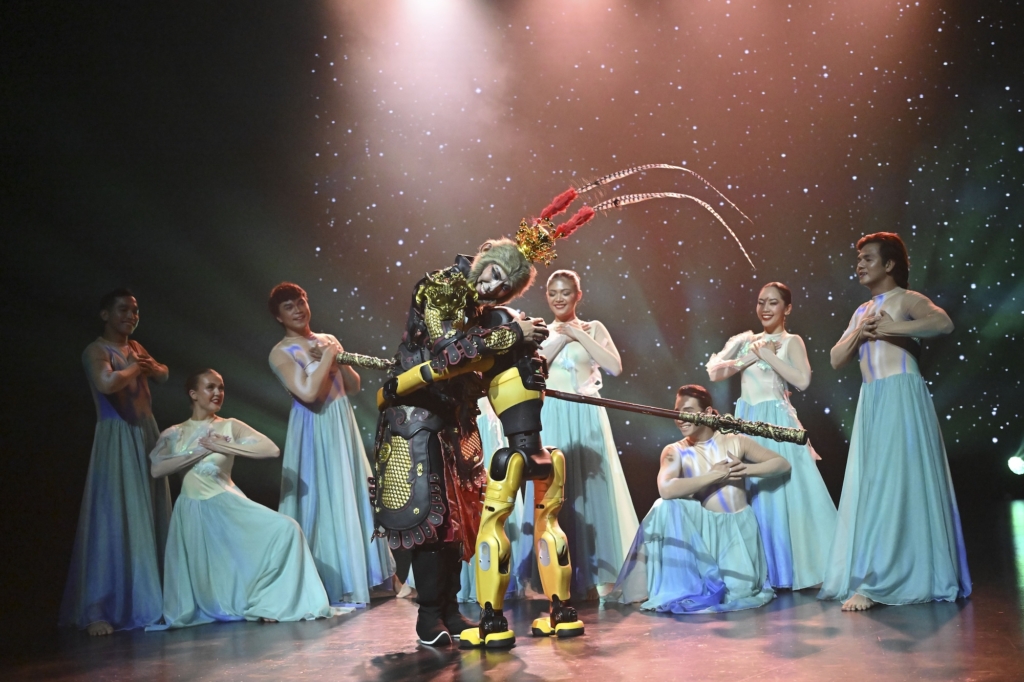 智元机器人海外首秀 云顶上演“机器人奇妙夜”配图