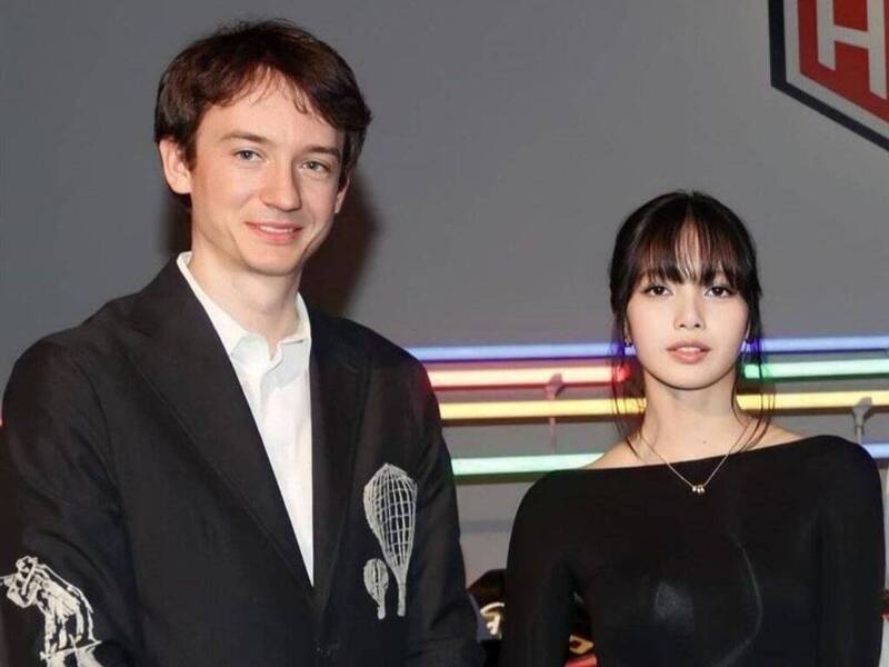 Lisa首认“曾秘密恋爱”怕影响人气 坦言神秘情人身份未曾被查出配图
